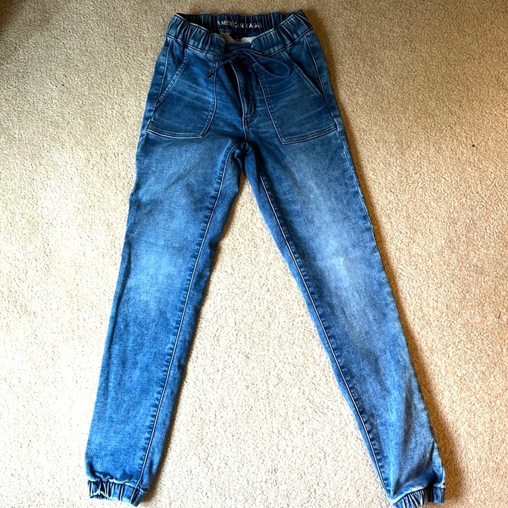 00 Cinched American Eagle Next Level Cozy Medium Wash Jean/Joggers